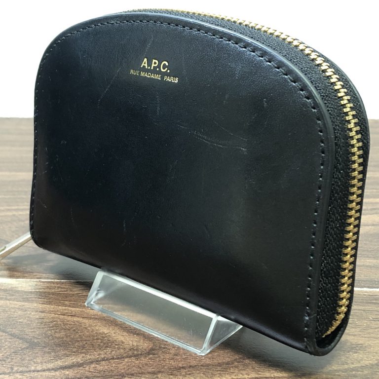 A.P.C. ハーフムーン レザーコインケース