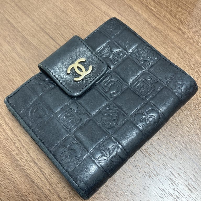 CHANEL 三つ折り財布