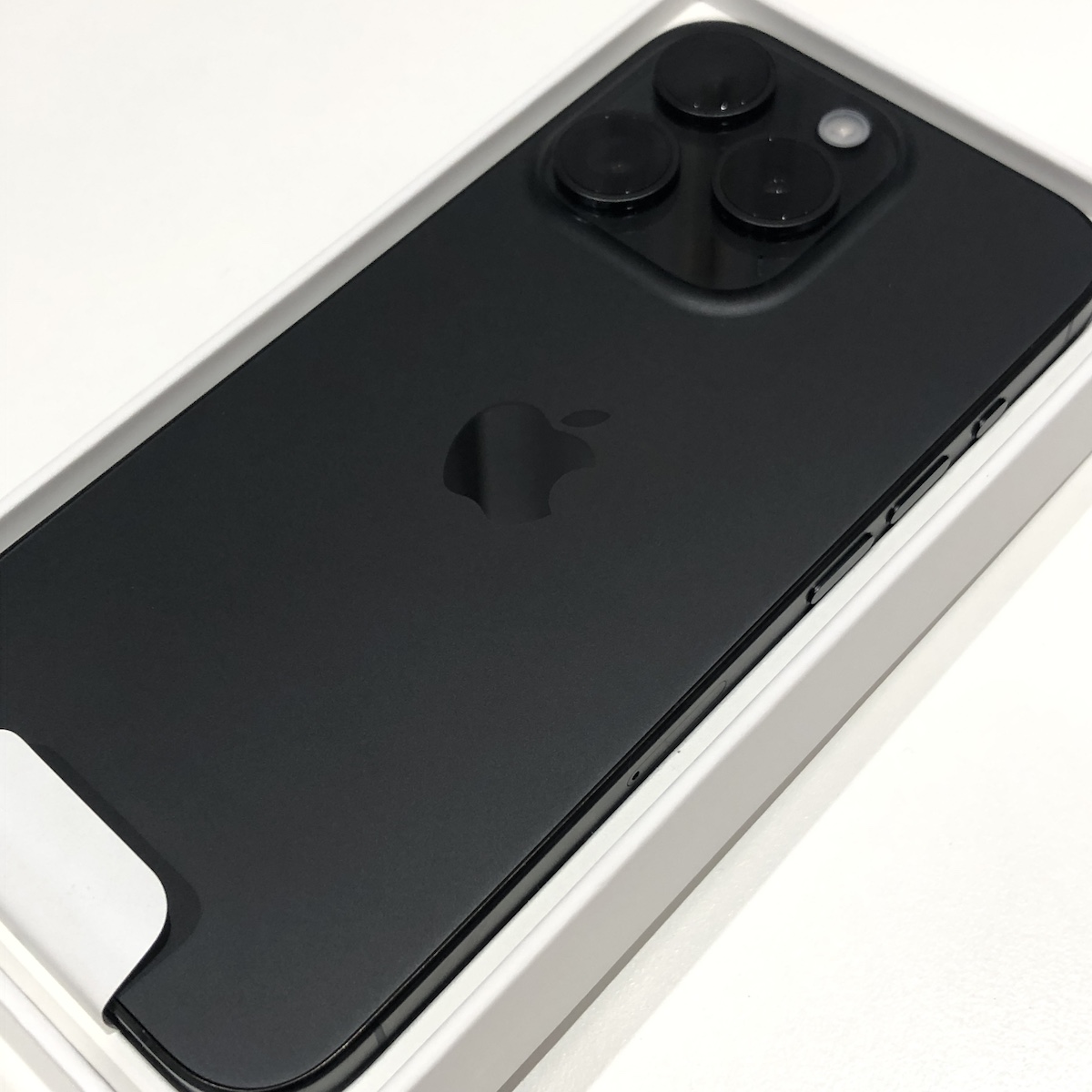 iPhone / 15Pro / 128GB / softbank / △画像