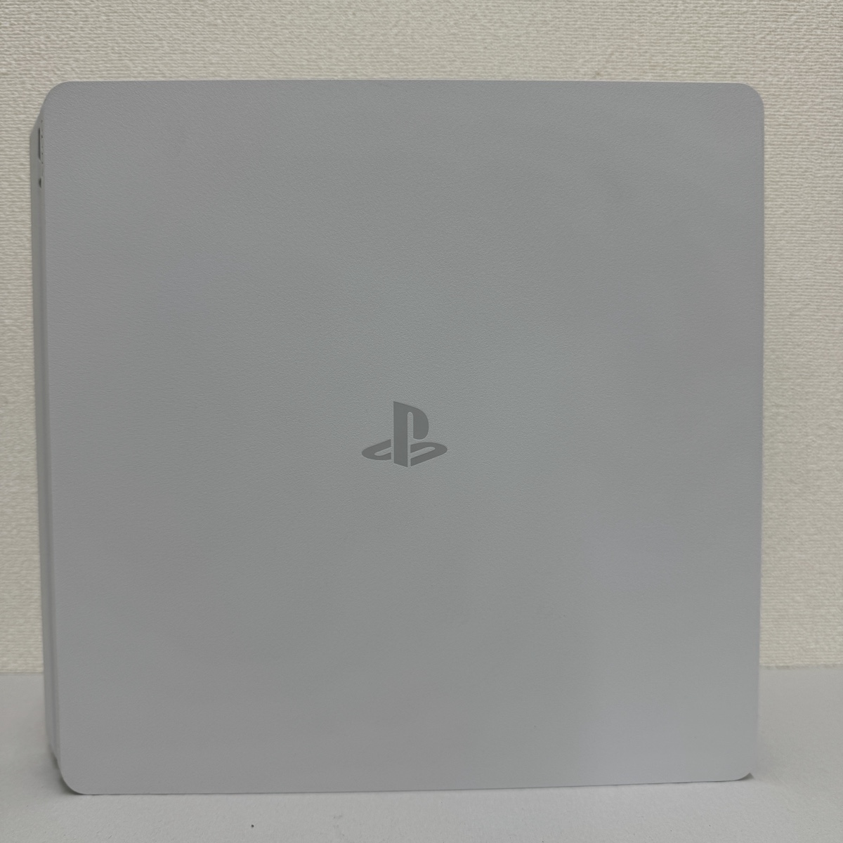 ソニー / プレイステーション 4 / PS4 / ゲーム機 / 本体画像