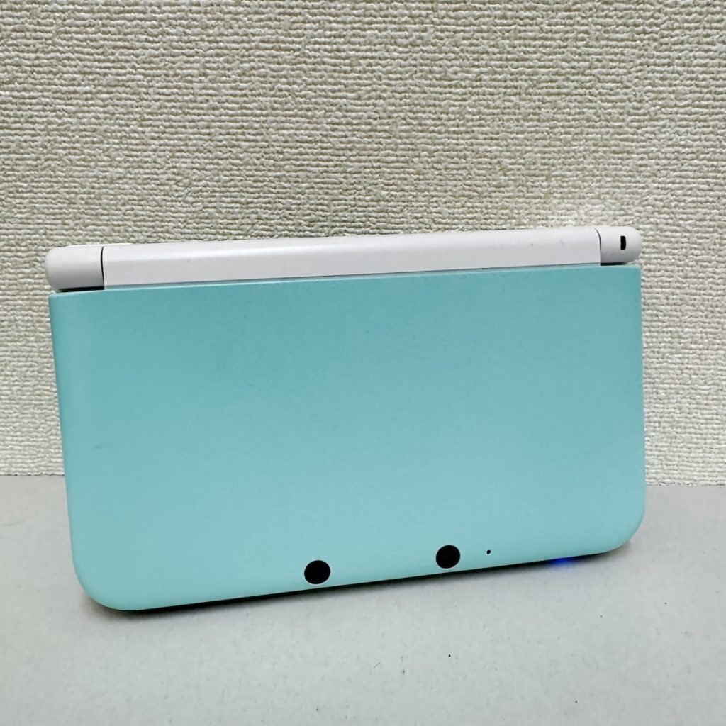 ニンテンドー / 3DS LL / ミント ホワイト / ゲーム機画像