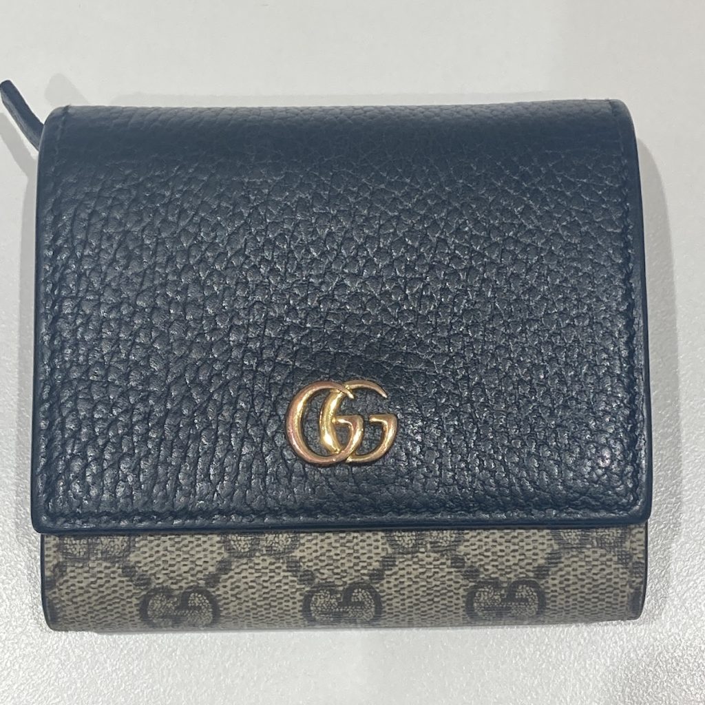 GUCCI / 二つ折り財布