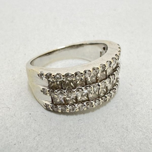 K18WG / リング / 指輪 / メレダイヤ / ダイヤモンド / 宝石画像