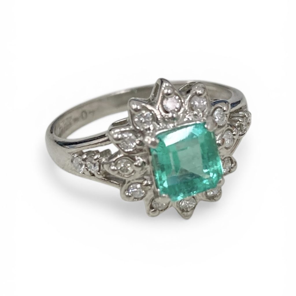 Pt900リング エメラルド ダイヤ