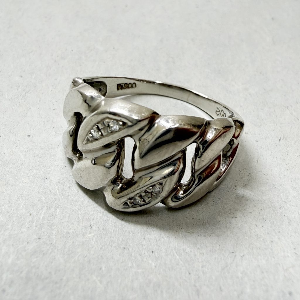 Pt900 / プラチナ / リング / 指輪 / メレダイヤ / 宝石